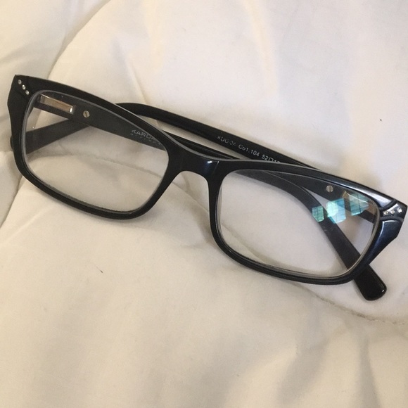 Meet your Posher, Emily - Picture 1 of 1